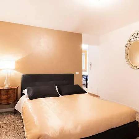 Andrea Flat 1st Floor Daire *